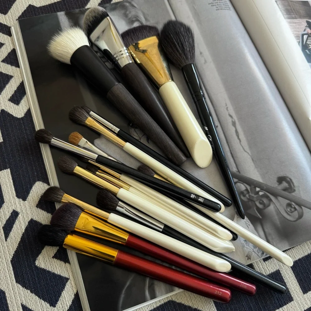 Natural Goat Hair Hakuhodo Style Professional Makeup Brush Set 16 Brushes